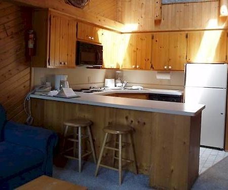 High Village Breezy Point Екстериор снимка
