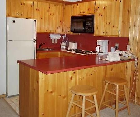 High Village Breezy Point Екстериор снимка