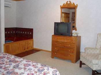 High Village Breezy Point Екстериор снимка