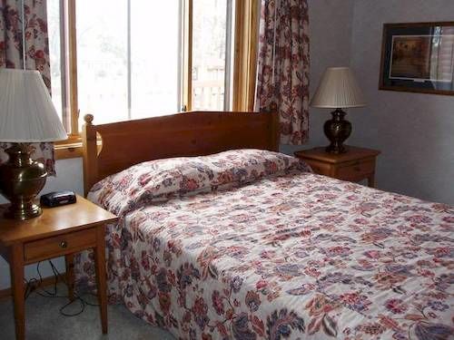 High Village Breezy Point Екстериор снимка