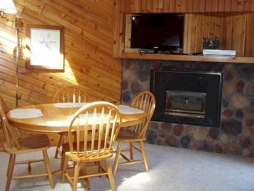 High Village Breezy Point Екстериор снимка